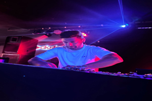 https://www.deepsessionsrecordings.com/wp-content/uploads/2025/08/vini_300x200.jpg